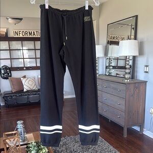 🖤 PINK Victoria's Secret Zipper Joggers 🖤